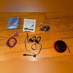 Lot of earbud headphones wired and wireless